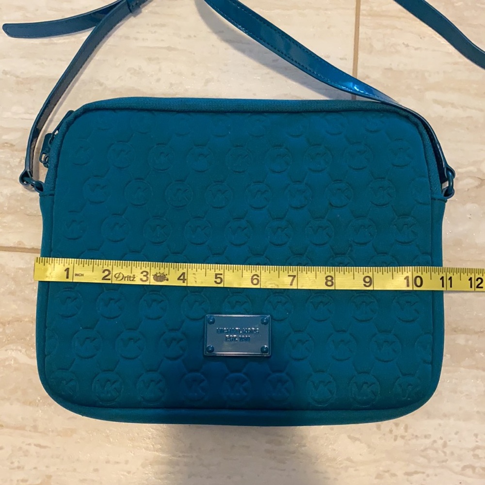 •Michael Kors Tablet Case• - Picture 4 of 6